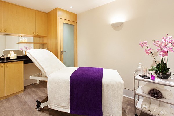 Picture of Spa Day with 25 Minute Treatment and Afternoon Tea for Two at Crowne Plaza Marlow