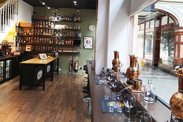 Picture of Gin Masterclass with Tastings for Two at Hotham's Gin School and Distillery