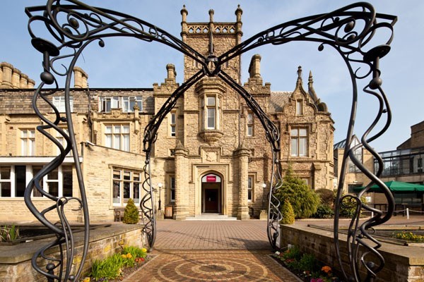 Image of One Night Break with Dinner at Mercure Bradford Bankfield Hotel