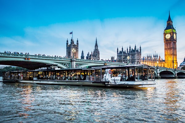 Picture of Superior Bateaux 5 Course Dinner Thames Cruise with Live Entertainment for Two