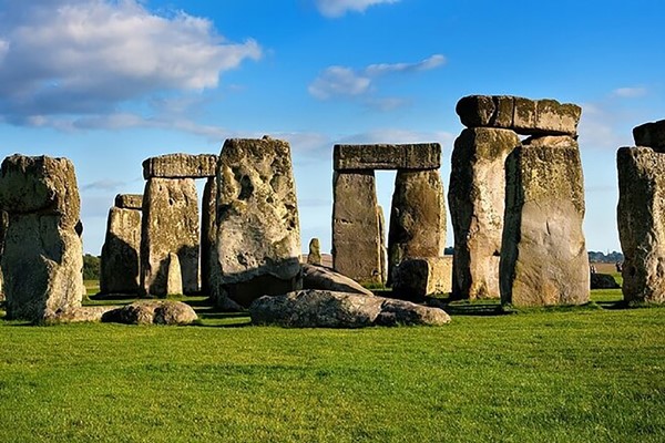 Picture of Full-Day Coach Tour to Stonehenge, Bath, Stratford and Cotswolds for Two