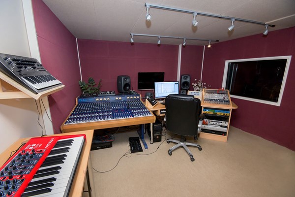 Picture of Three Hour One to One Studio Engineering Course at Midi Madness