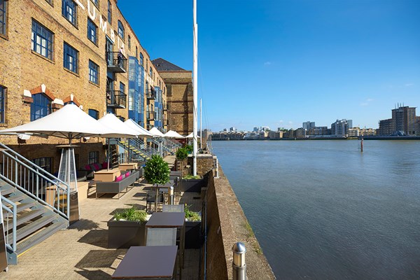 Picture of Bottomless Fizz Afternoon Tea for Two at DoubleTree by Hilton Docklands Riverside